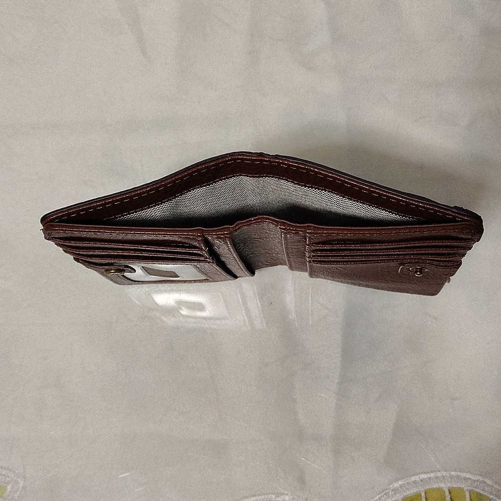 Fossil Tan Leather Wallet with Gold Accent - Picture 6 of 10